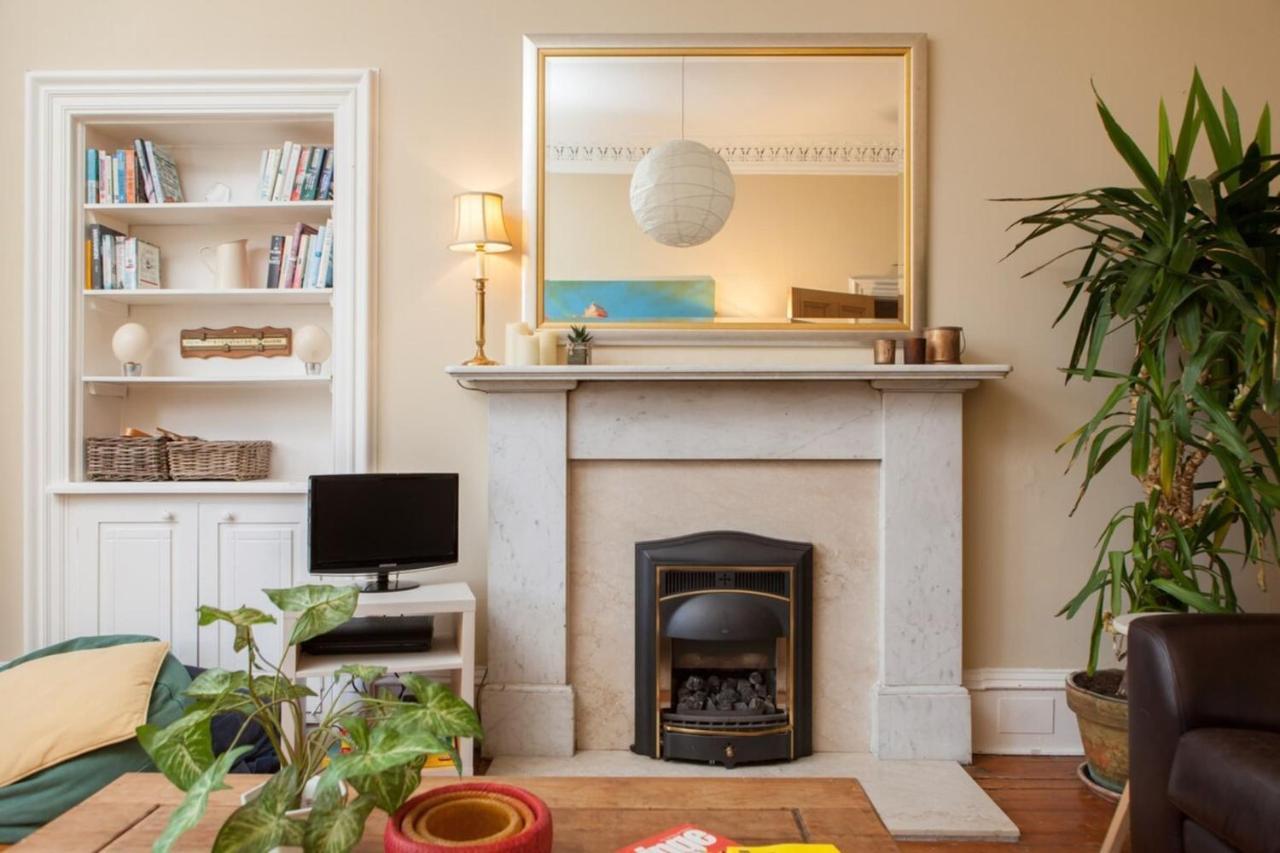 Amazing 4 Bedroom Apartment Just Off The Meadows Edimburgo Esterno foto