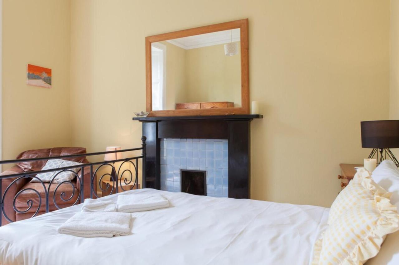 Amazing 4 Bedroom Apartment Just Off The Meadows Edimburgo Esterno foto
