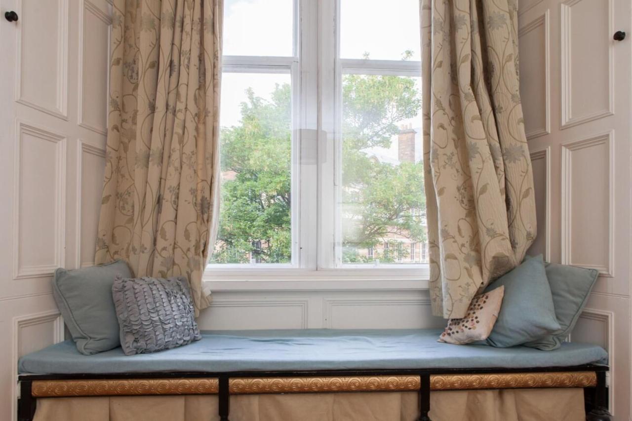 Amazing 4 Bedroom Apartment Just Off The Meadows Edimburgo Esterno foto