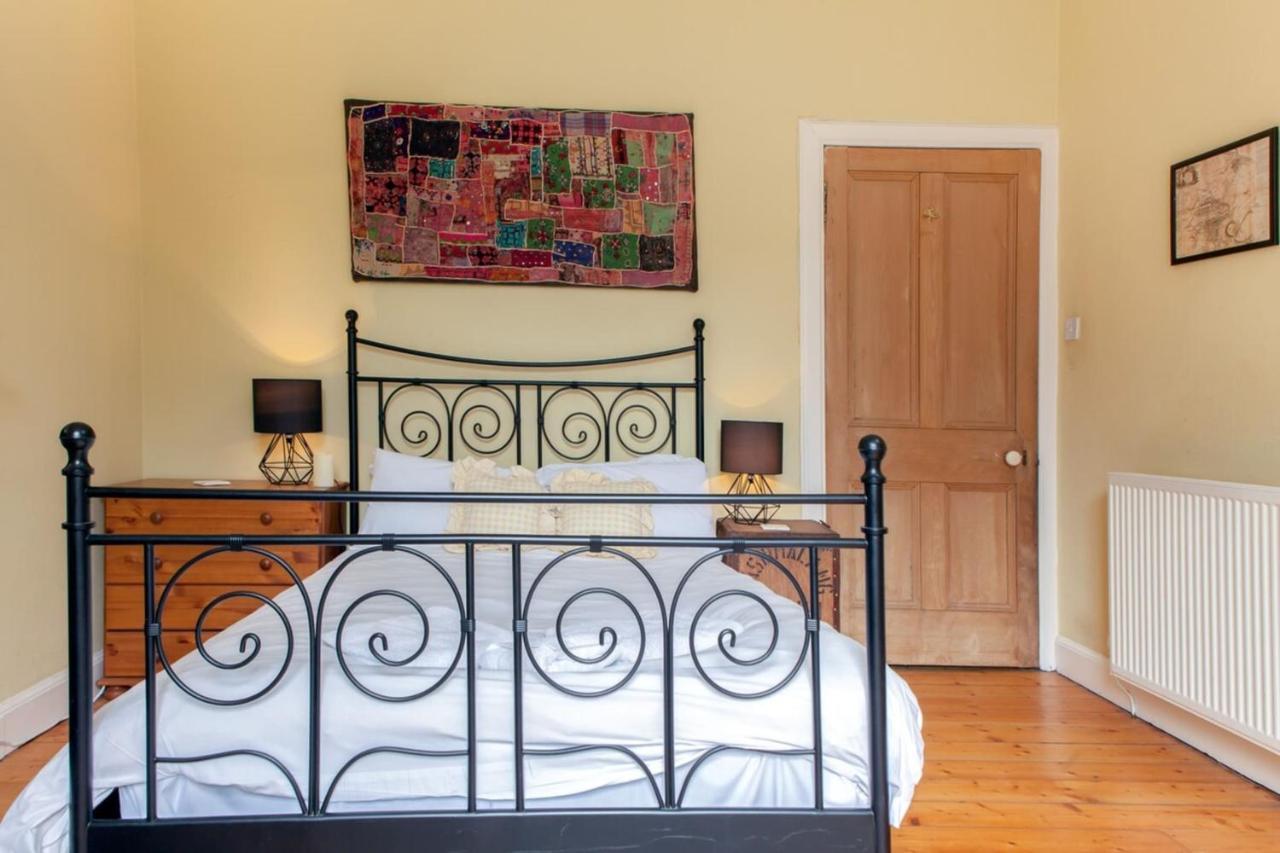 Amazing 4 Bedroom Apartment Just Off The Meadows Edimburgo Esterno foto